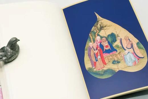 主题笔记本：《菩提叶 十八罗汉》《宿妆隐笑》，100g米色道林纸，21cm*13cm，合售40元。

装帧：锁线薄胶并用帆布包边，可大尺度近180度平摊，随心书写，随意勾画，每册内页160页，18幅图 商品图7