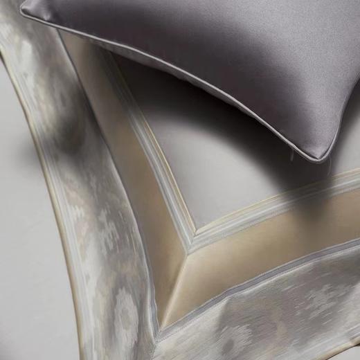 10楼罗卡芙长绒棉简约全棉拼边四件套--贝加尔240*240cm吊牌价6980元活动价5980元 商品图4