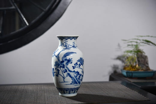 青花锦鸡牡丹冬瓜瓶 商品图0