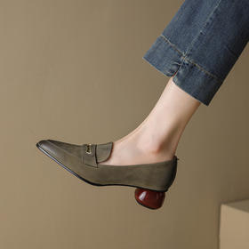 粗跟浅口单鞋，真皮爆款网红女鞋粗跟尖头鞋子HYT-7206-A