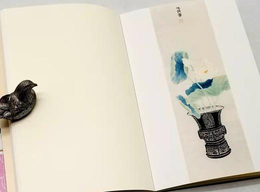 主题笔记本：《菩提叶 十八罗汉》《宿妆隐笑》，100g米色道林纸，21cm*13cm，合售40元。

装帧：锁线薄胶并用帆布包边，可大尺度近180度平摊，随心书写，随意勾画，每册内页160页，18幅图 商品图5