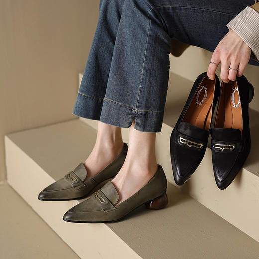 粗跟浅口单鞋，真皮爆款网红女鞋粗跟尖头鞋子HYT-7206-A 商品图4