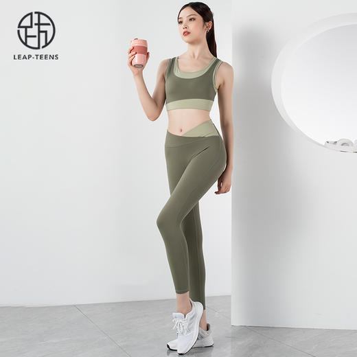 跃牌【欲动春风】系列一体式撞色瑜伽背心一体式胸垫22748裸感无痕交叉腰运动九分裤22381（此款为欧码，建议拍小一码！） 商品图5