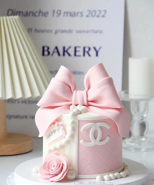 粉色香奈蝴蝶结-翻糖造型蛋糕 商品图0