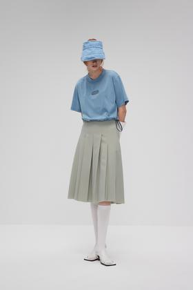 金属logo抽绳短T恤