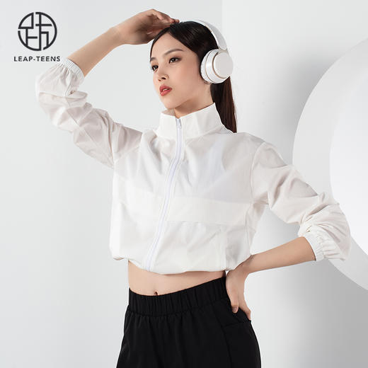 跃牌【欲动春风】系列户外运动短款风衣22617（此款为欧码，建议拍小一码！） 商品图0