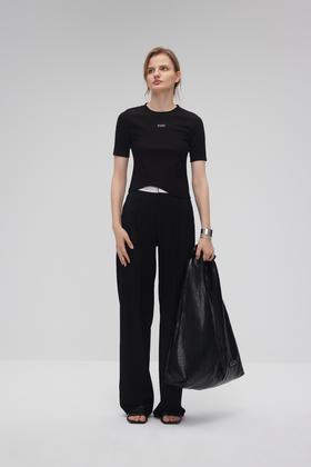 不规则下摆logo修身T恤