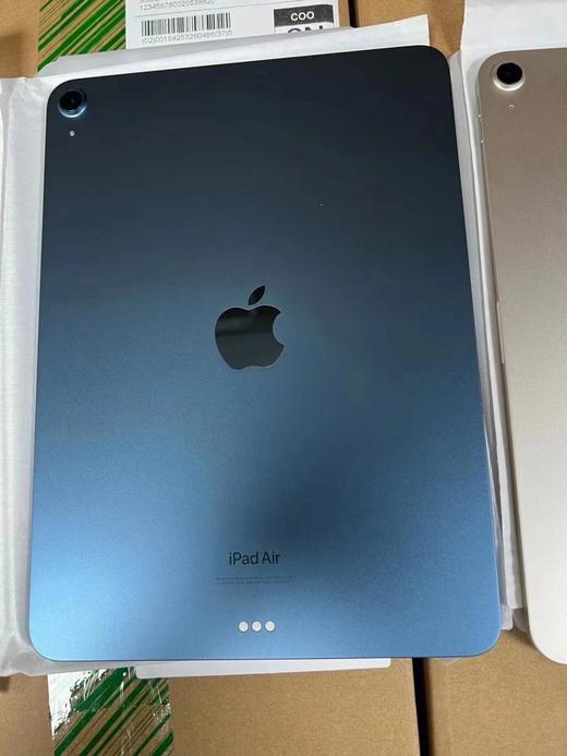 【编号PD22109】稀缺超值！苹果国行库存单机iPad Air5，10.9英寸liquid视网膜全面显示屏，支持原彩显示和P3广色域显示技术，Apple M1超强性能处理芯片，指纹解锁，前置1200 商品图3