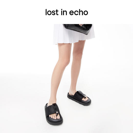 【下架】lost in echo 2023春夏新款鱼骨鞋面铆钉分趾拖鞋木底拖鞋 商品图3