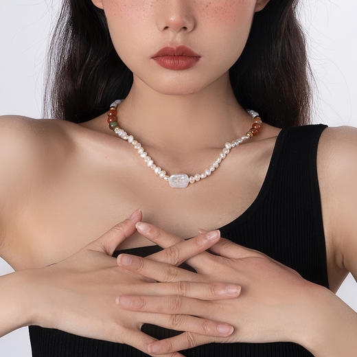 时髦百搭 ELOANE GALLERY 小众设计天然淡水巴洛克珍珠间隔彩色玛瑙项链（预售7天）【不支持用券】 商品图3