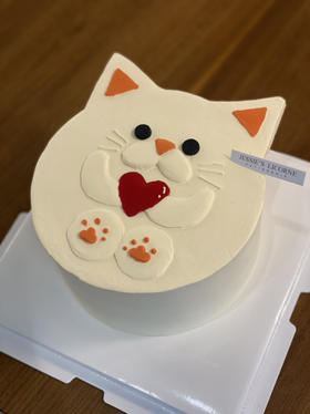 猫猫图案奶油生日蛋糕
