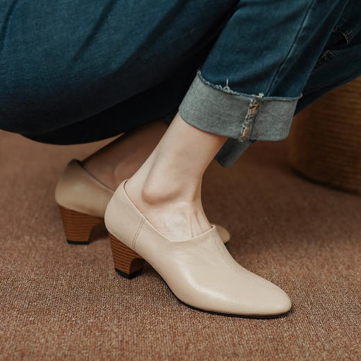 复古舒适，中粗跟头层羊皮深口单鞋PS1227 商品图7