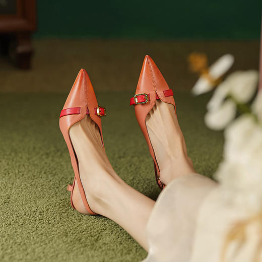 柔软舒适，复古擦色羊皮尖头后空凉鞋LCC-C8942 商品图1