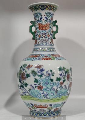 青花斗彩花鸟双耳赏瓶