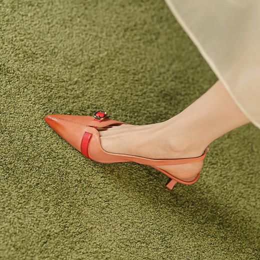 柔软舒适，复古擦色羊皮尖头后空凉鞋LCC-C8942 商品图4