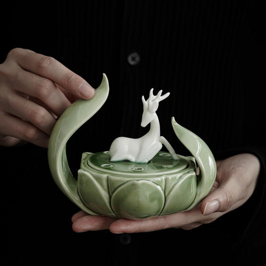 一鹿莲升 盘香炉 陶瓷香薰炉 莲花沉香 商品图3