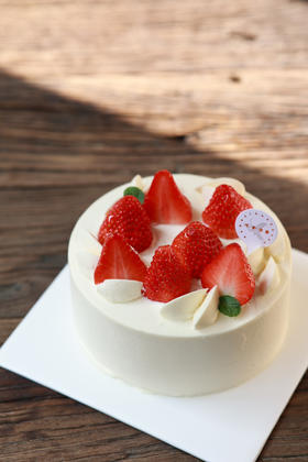 草莓香草布蕾奶油蛋糕