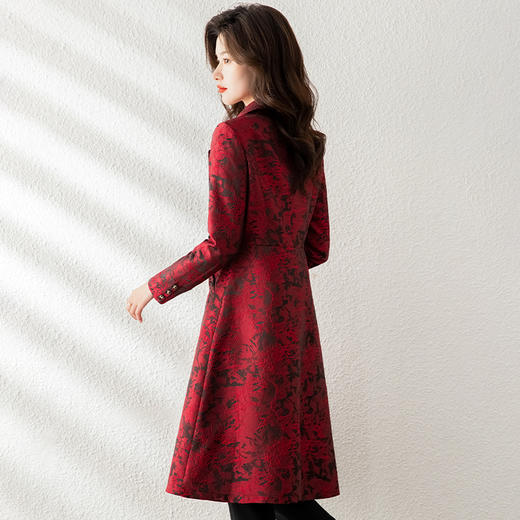 优雅百搭，印花中长款收腰盘扣风衣QYM-CQ2293 商品图3