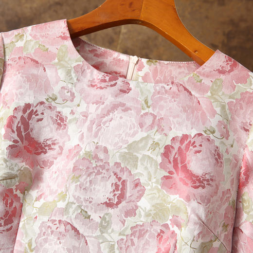 春秋新款，玫瑰油画提花基础圆领七分袖中腰修身女通勤连衣裙ZSM-230219 商品图2