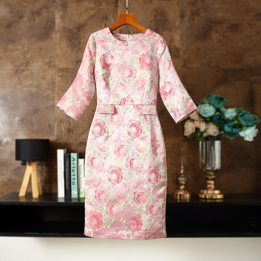 春秋新款，玫瑰油画提花基础圆领七分袖中腰修身女通勤连衣裙ZSM-230219 商品图0