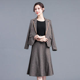 LTT-22121-Y春秋季女装西装外套+打底衫+松紧腰半身裙