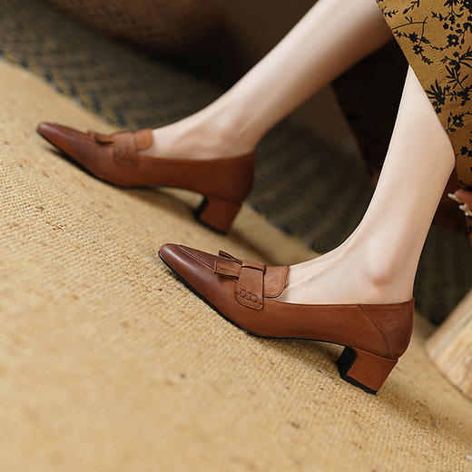 春季新款，尖头真皮纯色中跟皮鞋YD-E252 商品图4