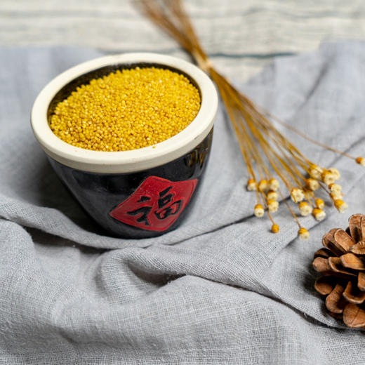 杞冠臻选 | 中国四大名米之首——沁州黄小米 5斤装礼盒 黑小米 混合装 山西长治 口感醇香 颗粒饱满 极易吸收 商品图3