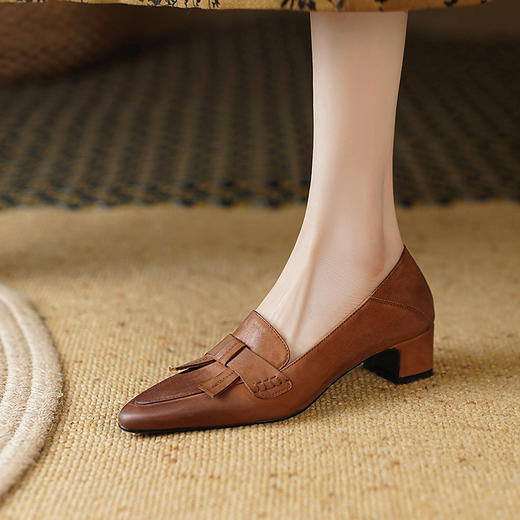 春季新款，尖头真皮纯色中跟皮鞋YD-E252 商品图2