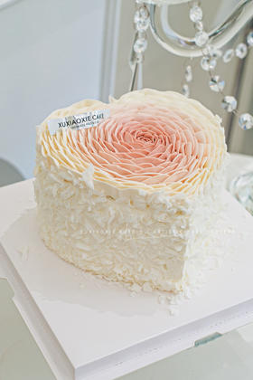 奶油霜渐变色爱心蛋糕