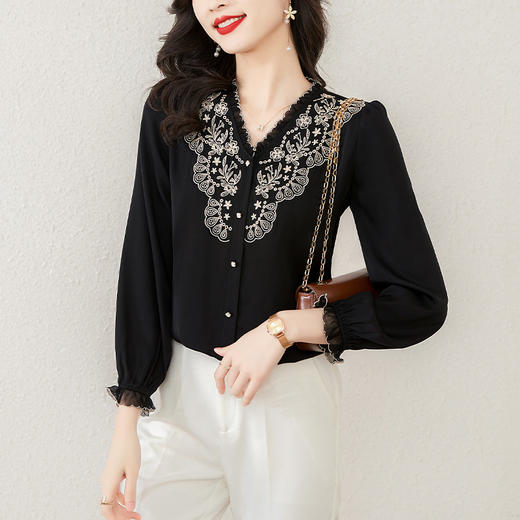 甜美女人味，木耳花边v领仿真丝刺绣小衫KQL-3068 商品图0
