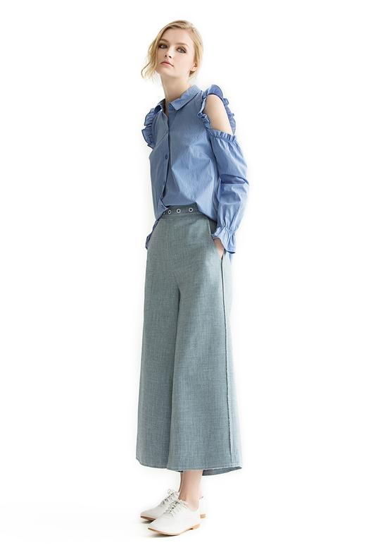 BCBGeneration 蓝色露肩条纹衬衫 657 商品图3