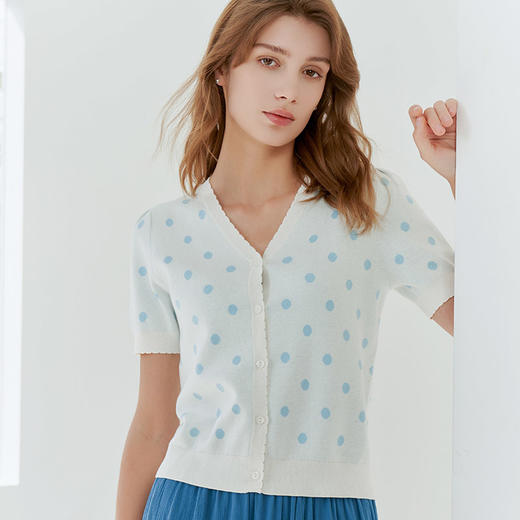 【花瓣边V领针织开衫】23年春夏新品女士短袖针织开衫时尚印花小外套 商品图2