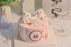 【蝴蝶结•纯真】动物奶油、新鲜水果+布丁夹心、原味蛋糕胚；唯美、纯真的蝴蝶结蛋糕~