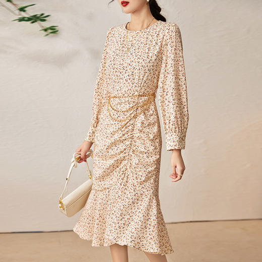 时髦气质，修身春新敲显身材碎花褶皱包臀开叉不规则连衣裙WLZD-2301409 商品图1