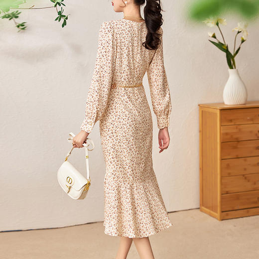 时髦气质，修身春新敲显身材碎花褶皱包臀开叉不规则连衣裙WLZD-2301409 商品图2