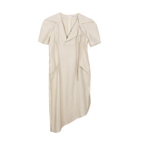 结构外露短袖连衣裙