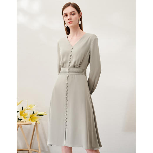 EITIE爱特爱春季新品V领高腰修身显瘦气质优雅连衣裙6907618 商品图3