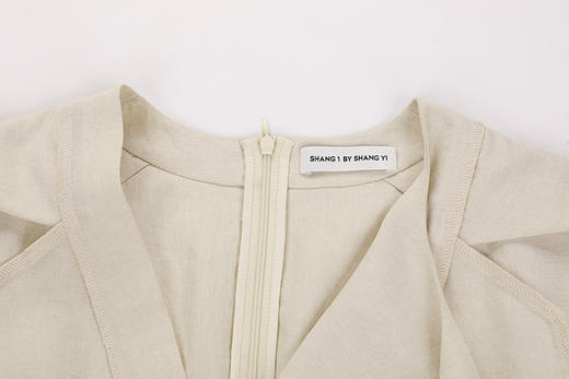 结构外露短袖连衣裙 商品图4