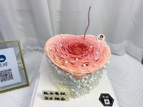 爱心巧克力碎渐变蛋糕