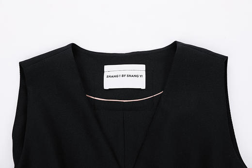 简约立裁修身马甲 商品图3