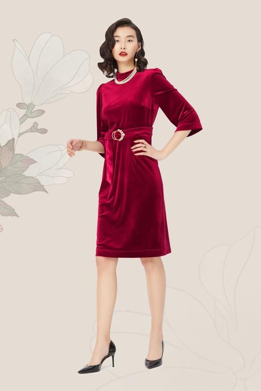 SIA SAYLOR 珍珠扣饰束腰中国风丝绒礼服 8718 商品图1