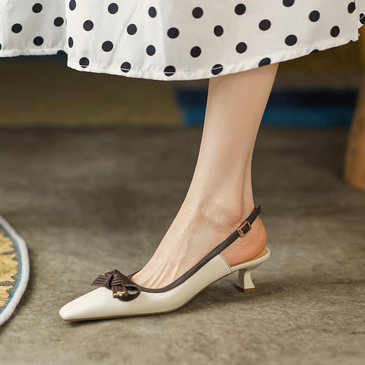 法式复古，舒适真皮撞色蝴蝶结后空凉鞋LCC-C8947 商品图3