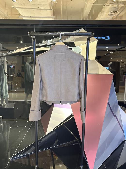 翻袖贴片短款西服 商品图1