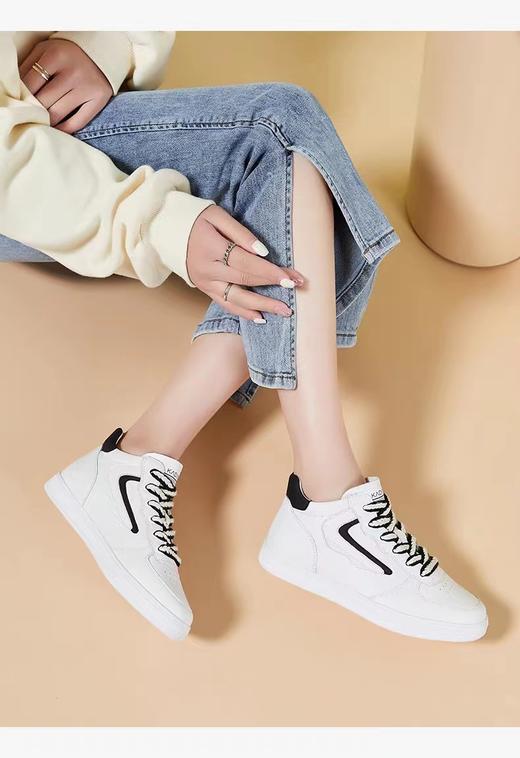 卡迪娜23年春季新款交叉绑带女休闲鞋轻便平跟深口小白鞋KC232402 商品图1