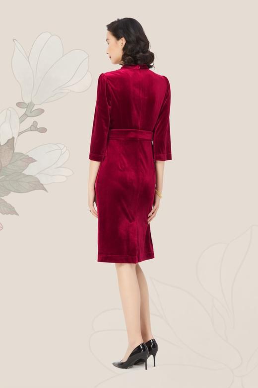 SIA SAYLOR 珍珠扣饰束腰中国风丝绒礼服 8718 商品图2