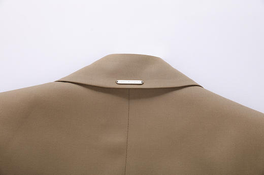 袖前开叉箱型西服 商品图9