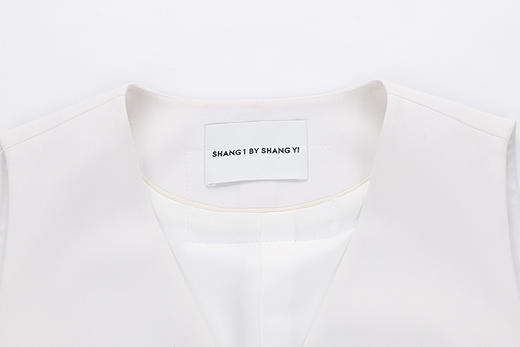 简约立裁修身马甲 商品图2