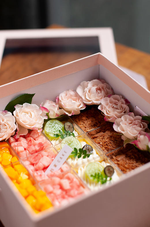 鲜花慕斯礼盒（提前24小时预订） 商品图1