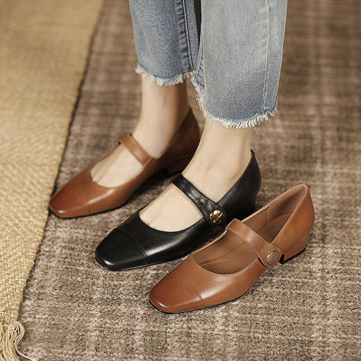 春夏新品，时尚潮流粗跟复古爆款粗跟单鞋平底一字扣浅口单鞋HYT-7197A 商品图6