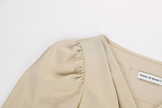 叠搭V领泡肩收腰上衣 商品图5